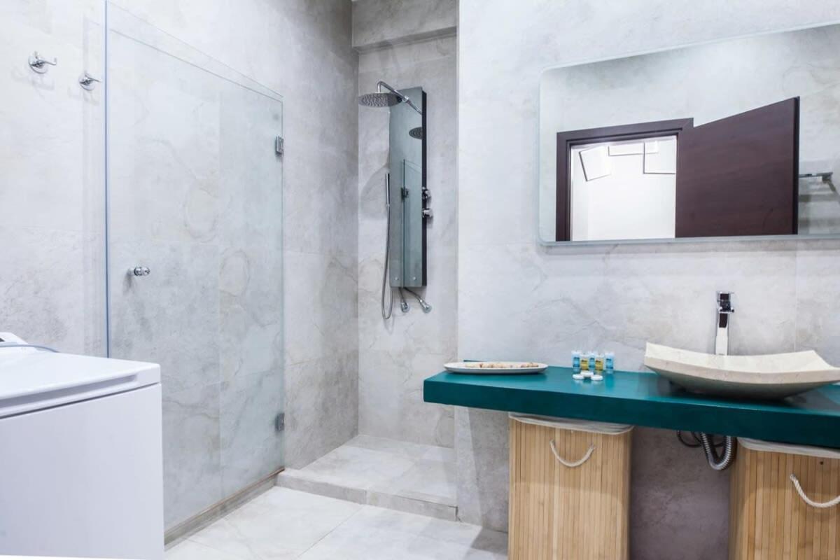 Beautiful Elegant Apartment Next To Monastiraki Atina Dış mekan fotoğraf